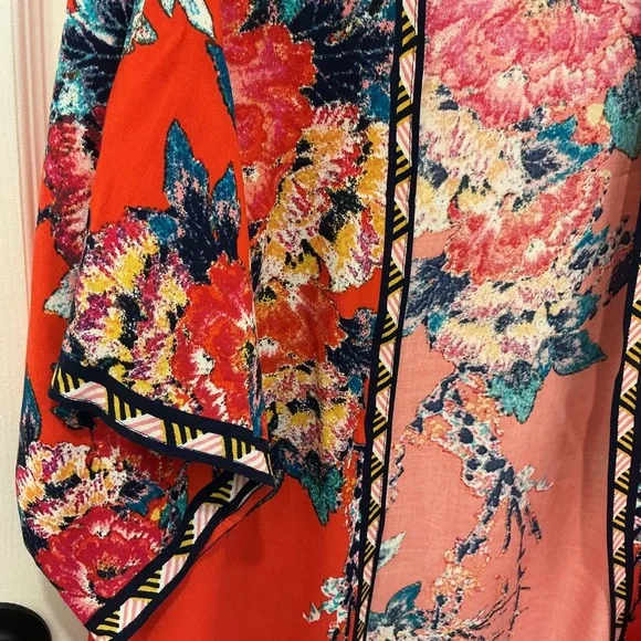 Red Open-Front Kimono - Picture 5 of 6